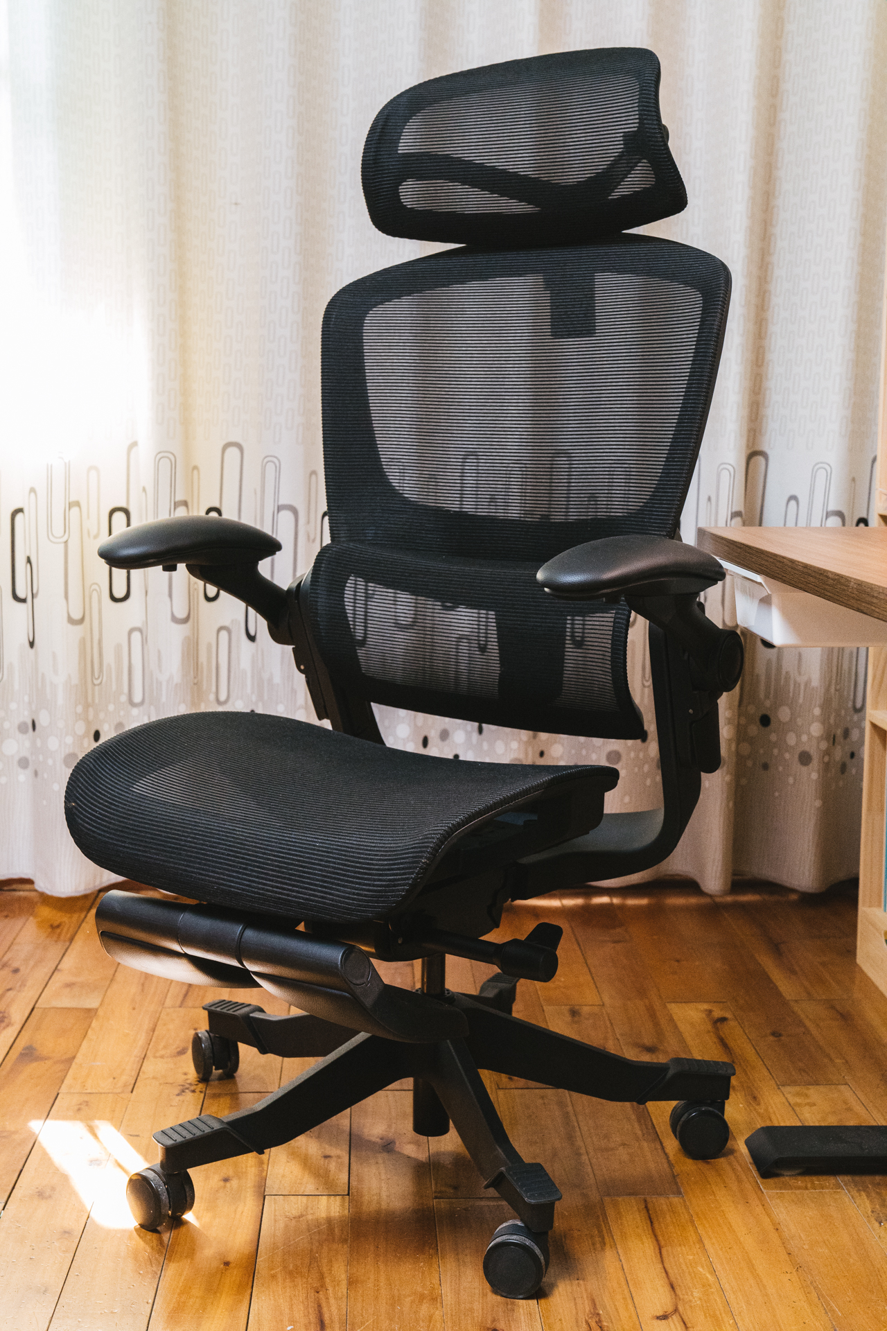 看了何同学的那条视频后……桌搭一款适合自己舒适又实用的桌子