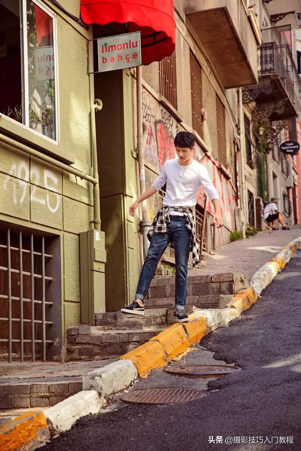 刘昊然拍照教程,刘昊然100种拍照姿势