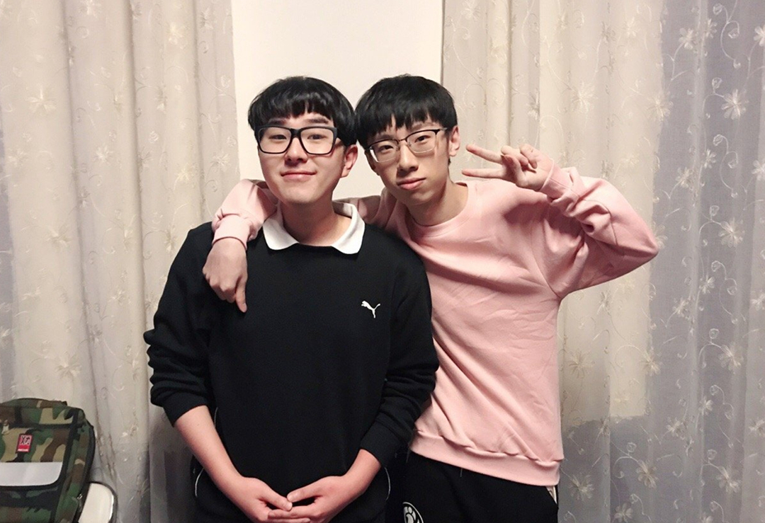 *牙虎**solo赛高手对决输比赛赢人品？网友：炫神其实情商很高