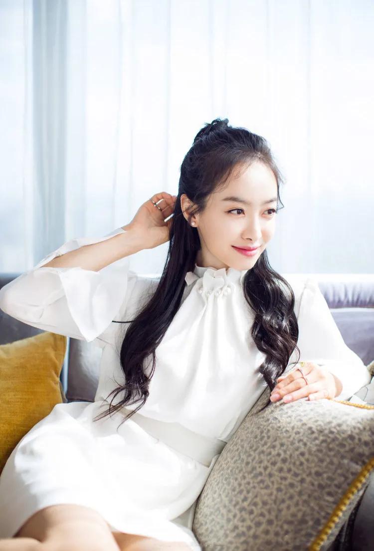 宋茜的发型和衣服,宋茜在穿衣搭配上从不示弱