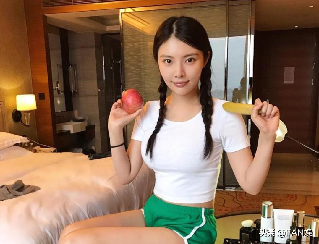 椰树牌椰汁广告女郎徐冬冬,椰树集团带货徐冬冬风格引争议