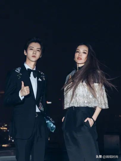 舒淇罕见晒与老公冯德伦合照,舒淇深夜晒照为冯德伦庆祝生日