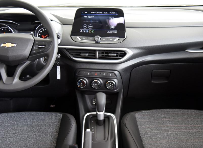 雪佛兰创酷和飞度,16年雪佛兰创酷功能详解