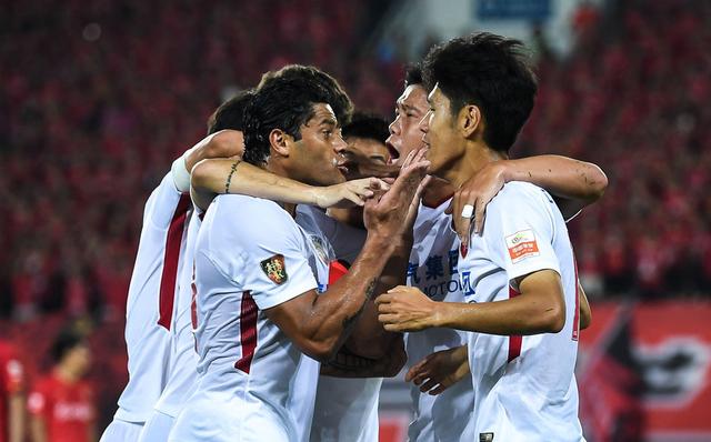 够拼！一场5-4给出中超金靴逆袭方程式，27岁锋霸最强绝招太强悍