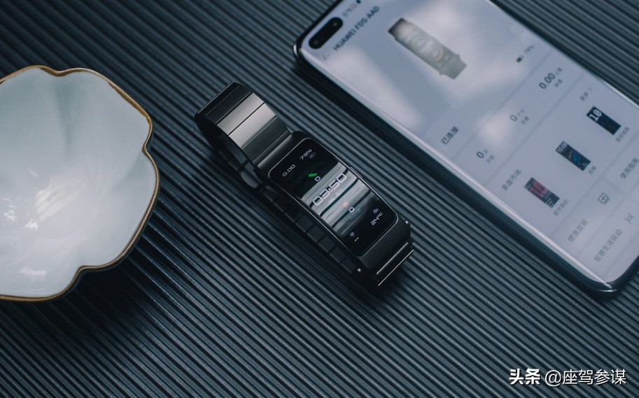 开车来电秒接听“腕上蓝牙耳机”华为手环B6今日开售