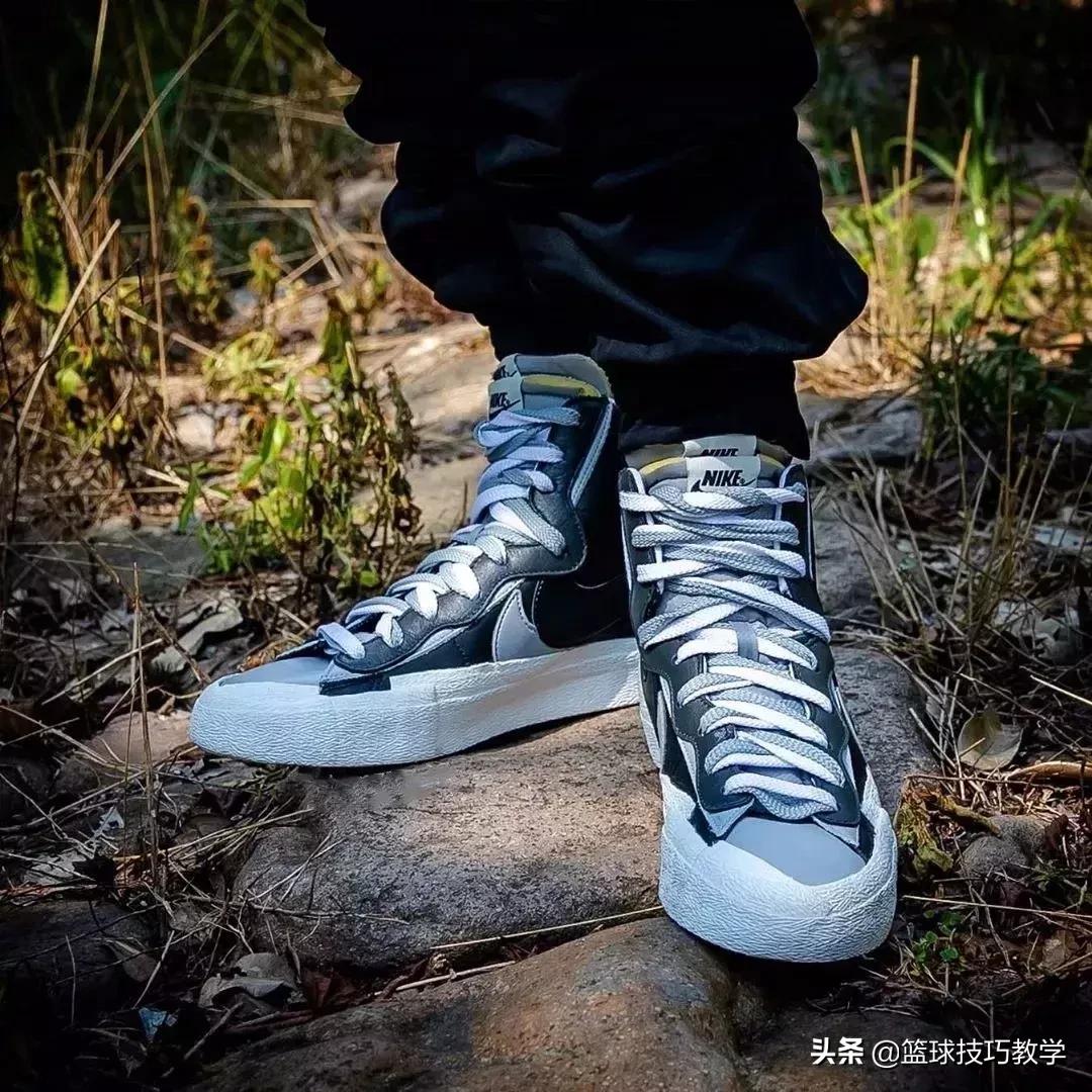 耐克和日本一个牌子联名的鞋子,一双鞋四个品牌