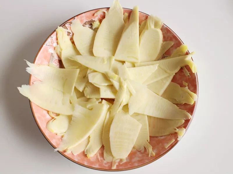 冬笋炒烟熏腊肉,冬笋炒腊肉做法腊肉要蒸吗