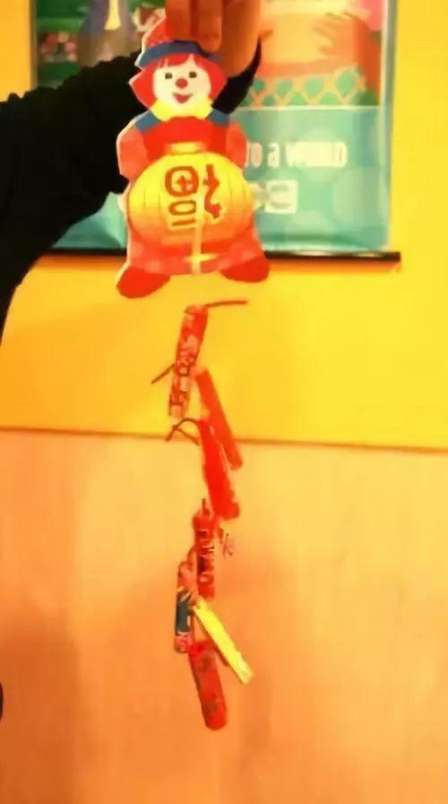 元旦节手工纸灯笼鞭炮,元旦手工立体鞭炮