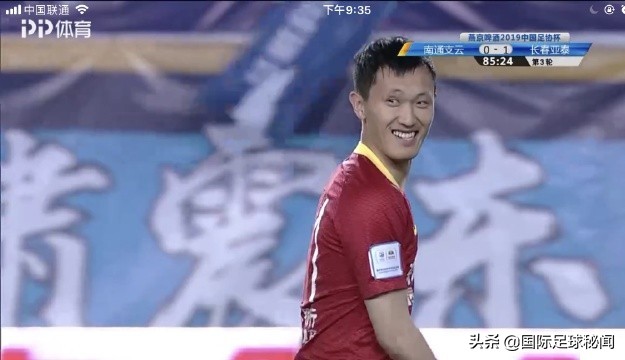 亚泰换门将,长春亚泰门将弃门出击