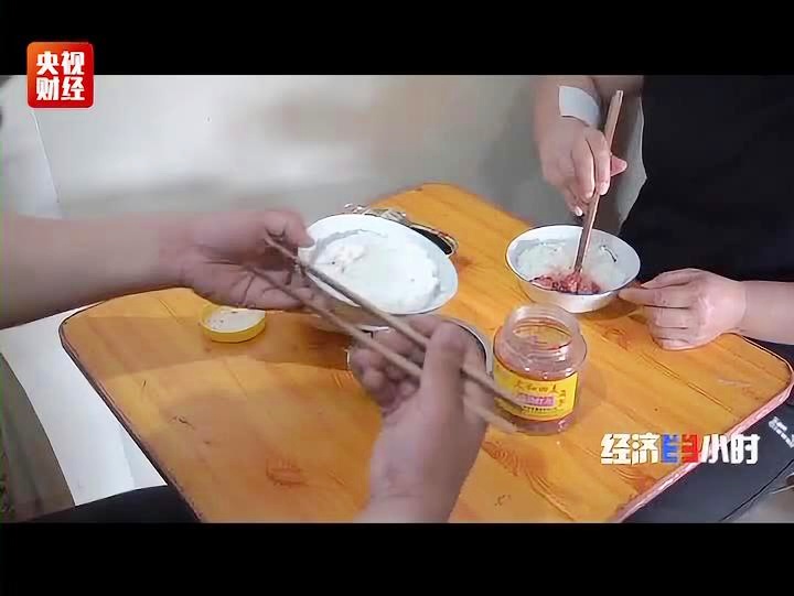 白天跑滴滴晚上做代驾还债80万,两夫妻白天跑腿晚上代驾还清100万