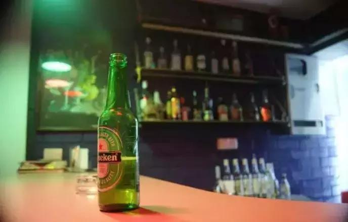 男子携带文物出境海关被拦下,男子入境澳洲被海关拦下