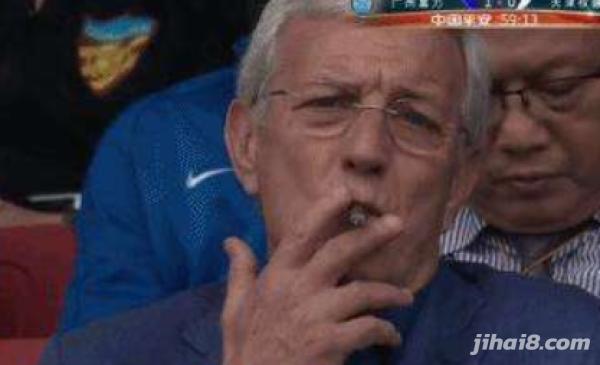 他们邀请被“*辱侮**”中国小球员现场看球！网友：这才是真豪门