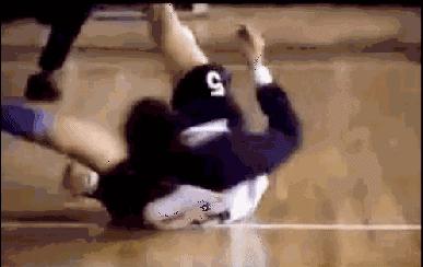 国足0-3不敌韩国门前铲球原视频,国足0:3不敌韩国全程回放