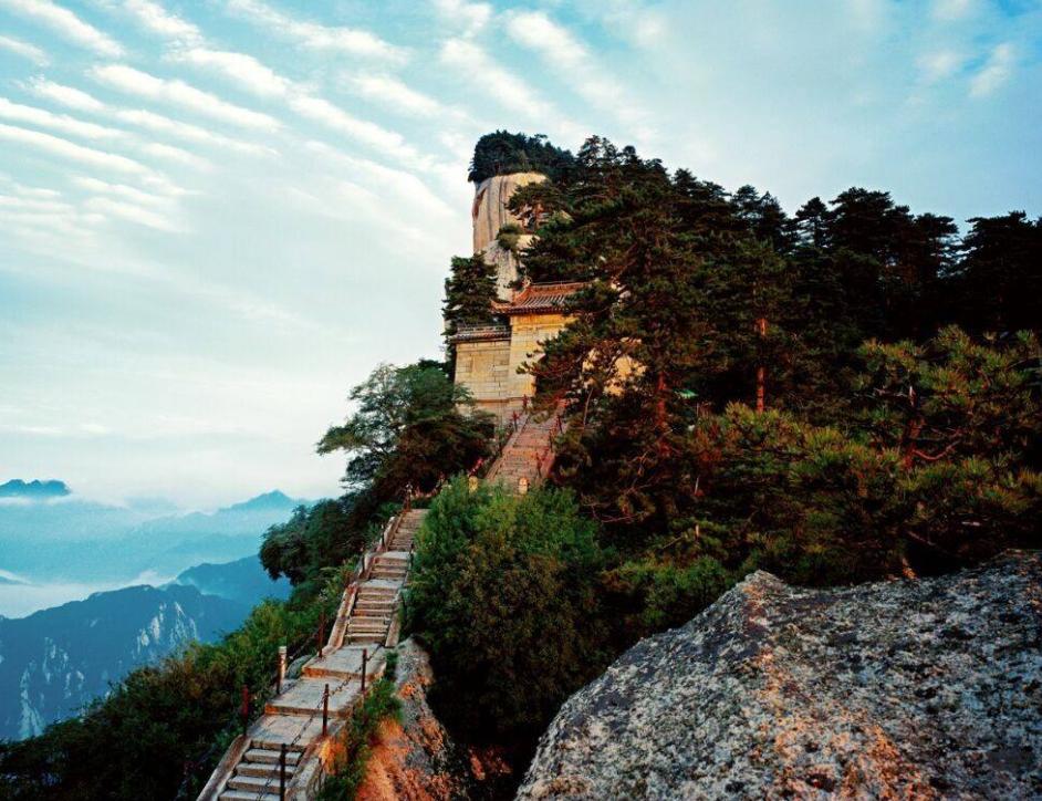 去华山感受一下大自然的鬼斧神工,华山是这次旅行最有意义的地方