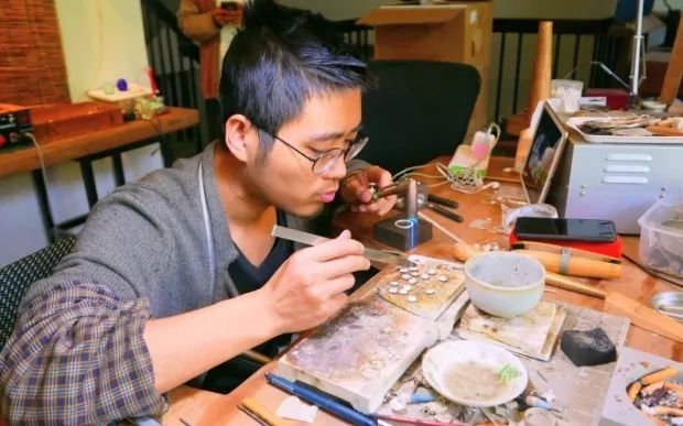 淘宝上的“美院系”：有人年销2000万，并且还是“艺术家”