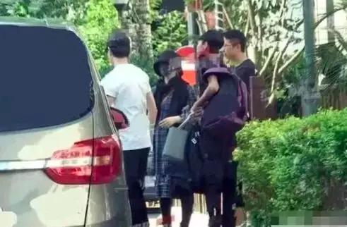 张歆艺产后母乳喂养胖到130斤,张歆艺产后肚子