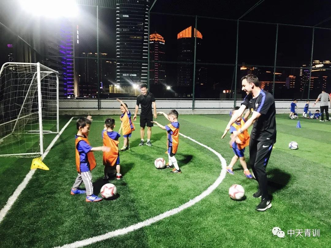 入门足球青训训练计划,华朗中天青训