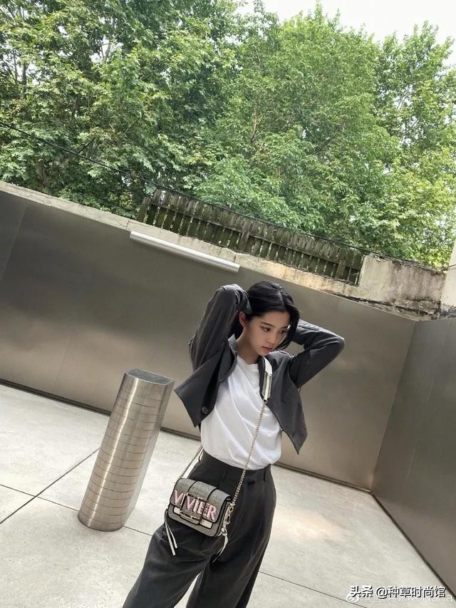 适合学生的穿搭高级感图集,小花穿搭图片大全