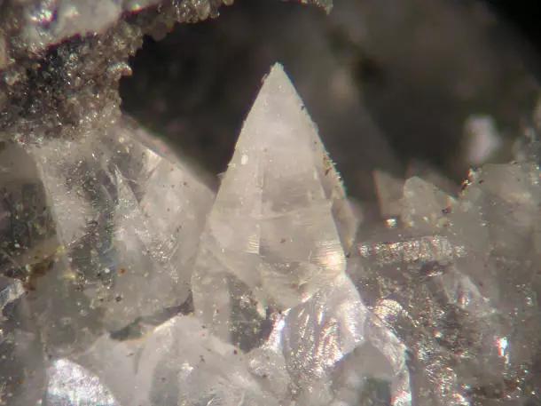 黄金矿石的鉴别方法,100种漂亮矿石