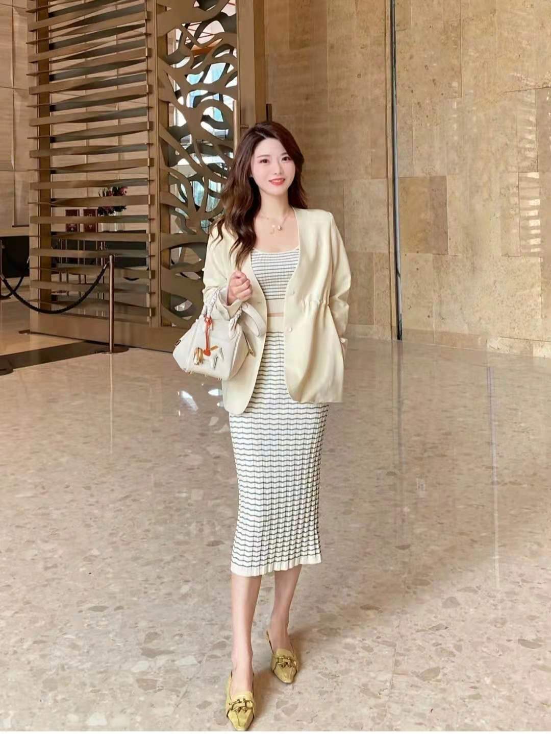 时尚搭配女人味十足,知性优雅女人味高档女装搭配