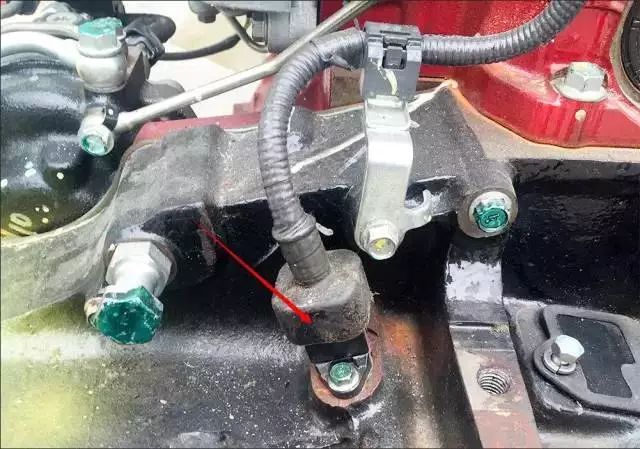 挖机传感器起到什么作用,挖机传感器和电磁阀有什么区别