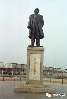 海门张謇铜像移位风水,张謇墓坐向