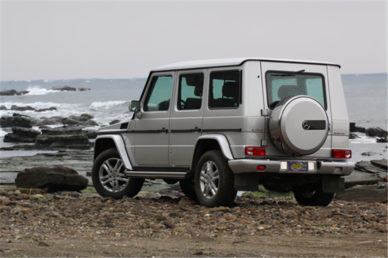 全新奔驰g350落地价,男人的梦想大气的奔驰amgg63