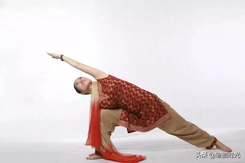 瑜伽经典3个动作瘦身,瑜伽28个经典动作跟练