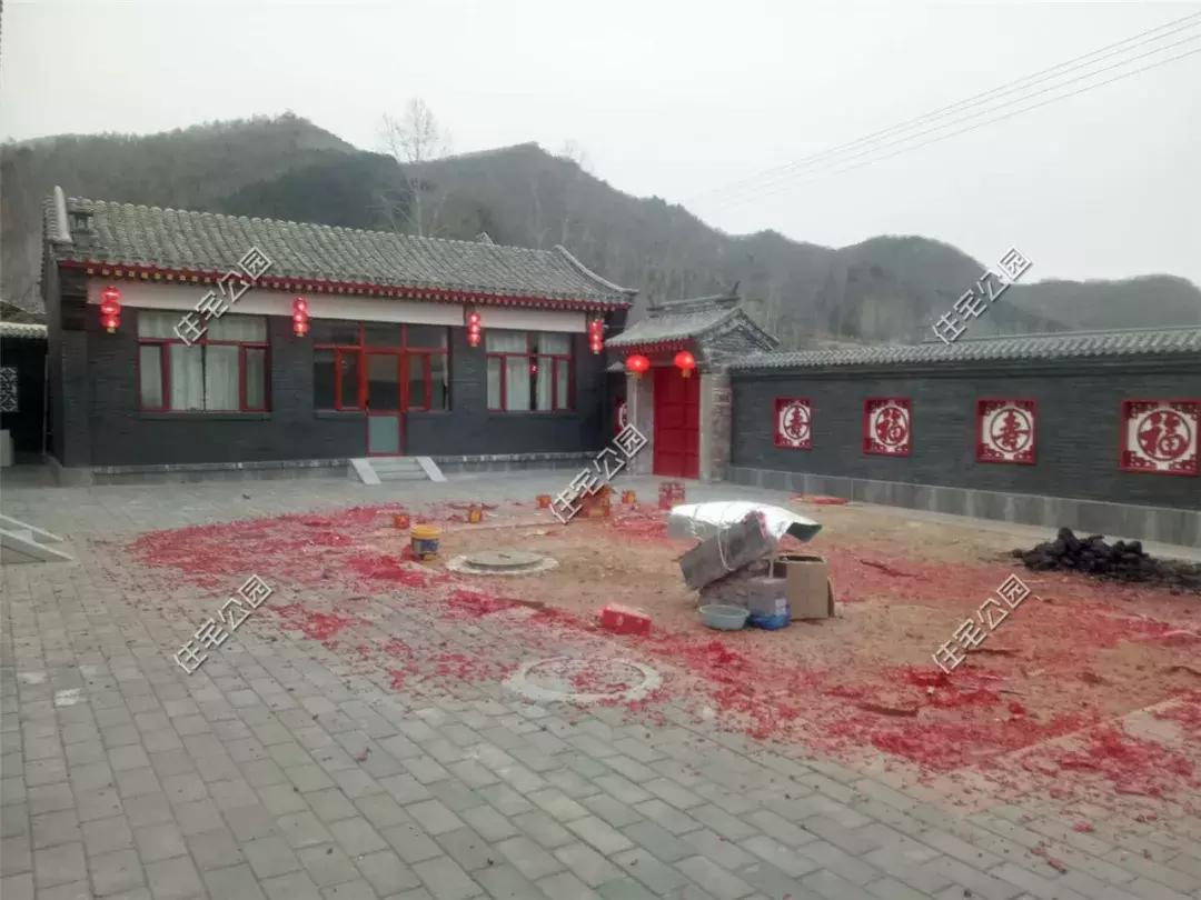 东北农村模块建房大火炕三合院,三合院一层有火炕