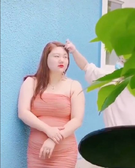 杨天真回应穿鱼尾裙,杨天真吊带鱼尾裙图片