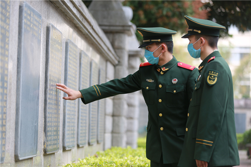 走进烈士陵园缅怀先烈活动,烈士陵园缅怀活动