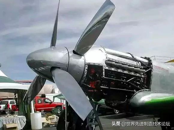 双发飞机的螺旋桨是一个方向转吗,螺旋桨飞机原理图解图文