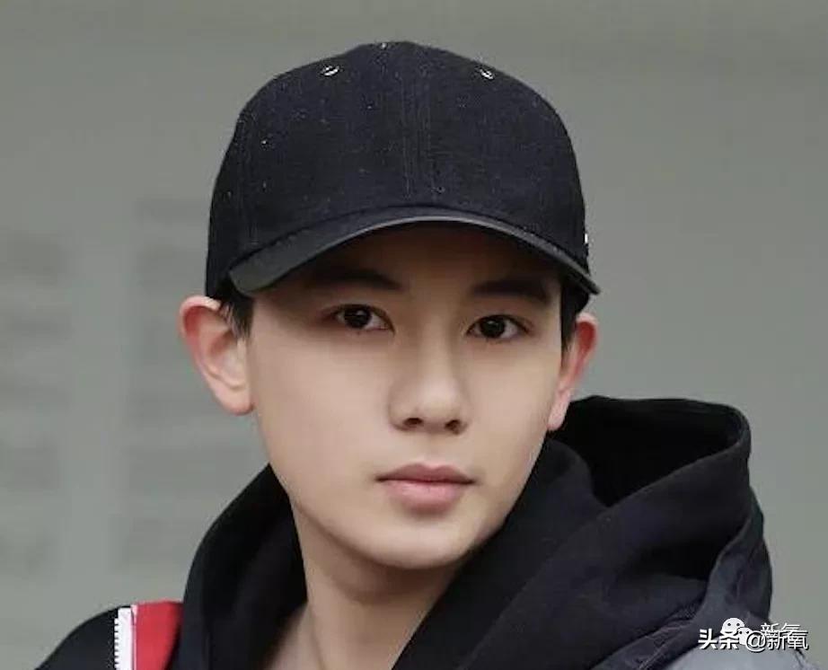 突然流行起了性转美？以后粉男明星都要拿出追女爱豆的热情了？