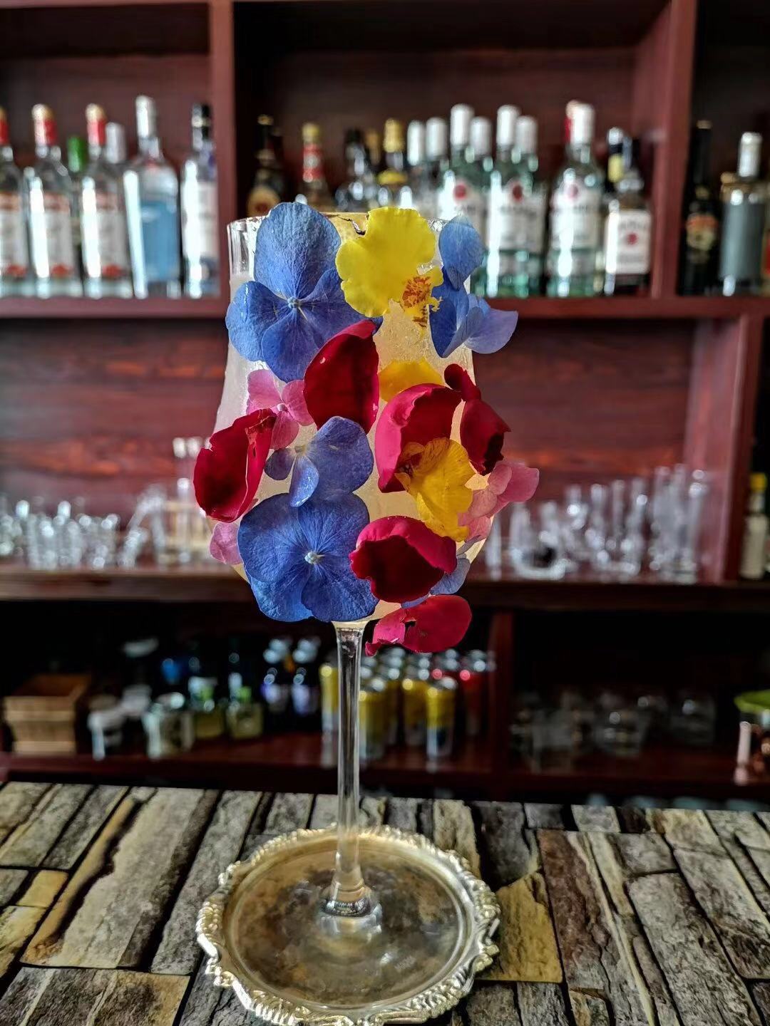 三点理由，让你选择做一个酷帅的调酒师