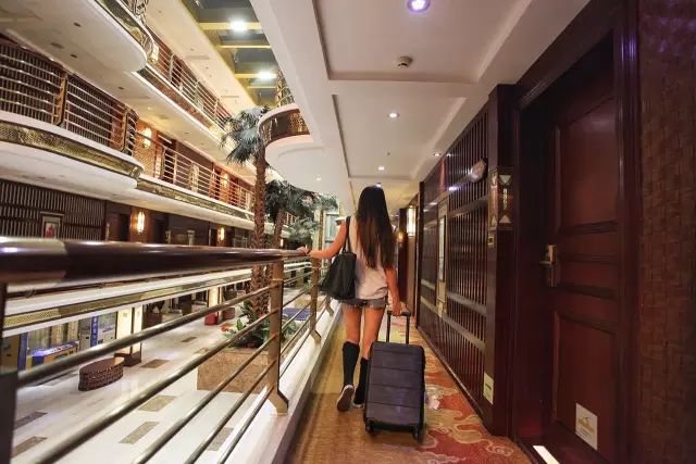 日本防疫钻石公主号邮轮,日本钻石公主号邮轮海上漂多久