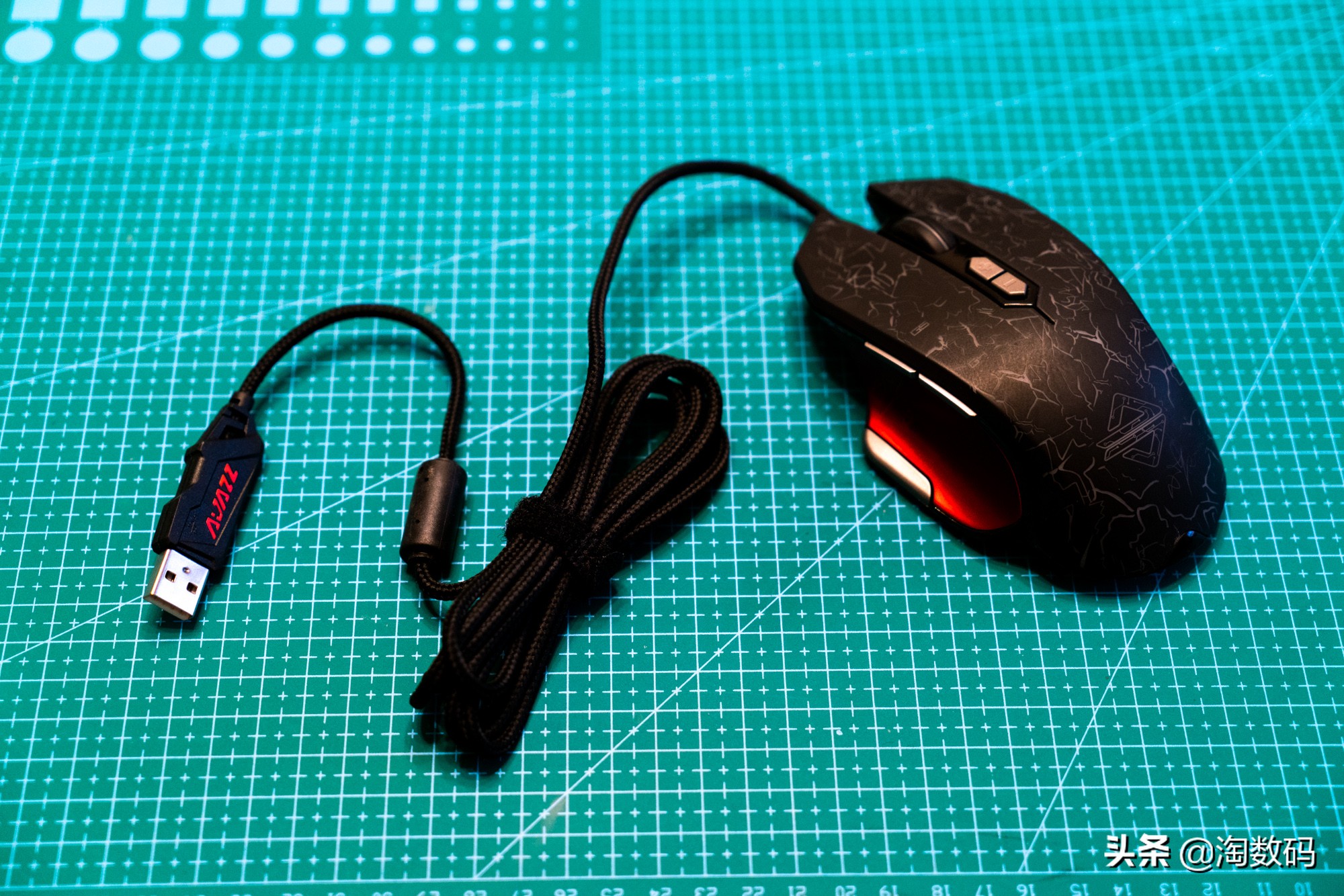 仅￥69元：PUBG固件级优化+1680万色RGB灯效+9键多模+赛车设计感