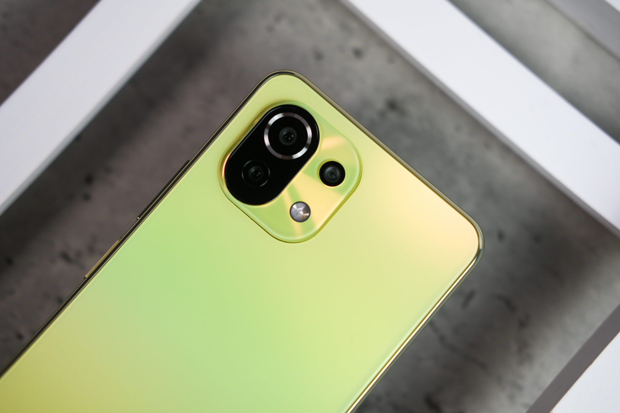 全球最小最薄5g手机,最好看最薄5g手机