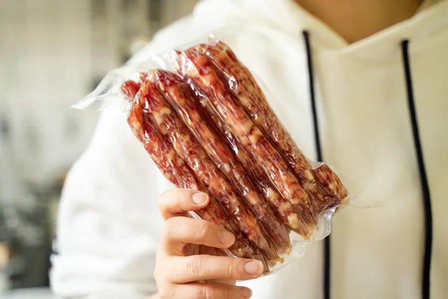 被薇娅直播间榨干零食预算后，写出了这篇测评报告（上）