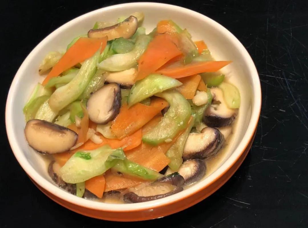 手抓羊肉和手抓羊排区别,手抓饭用羊肉还是羊排好吃