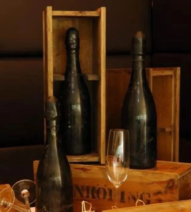 世界最贵红酒排行榜,世界上最贵的红酒多少钱一杯