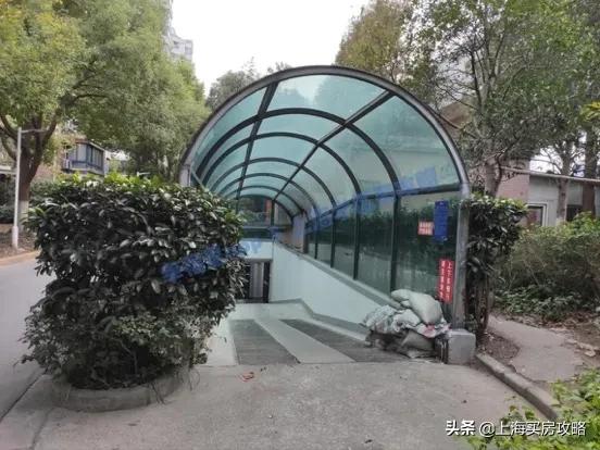 800万买的学区房,800万可以买什么房子