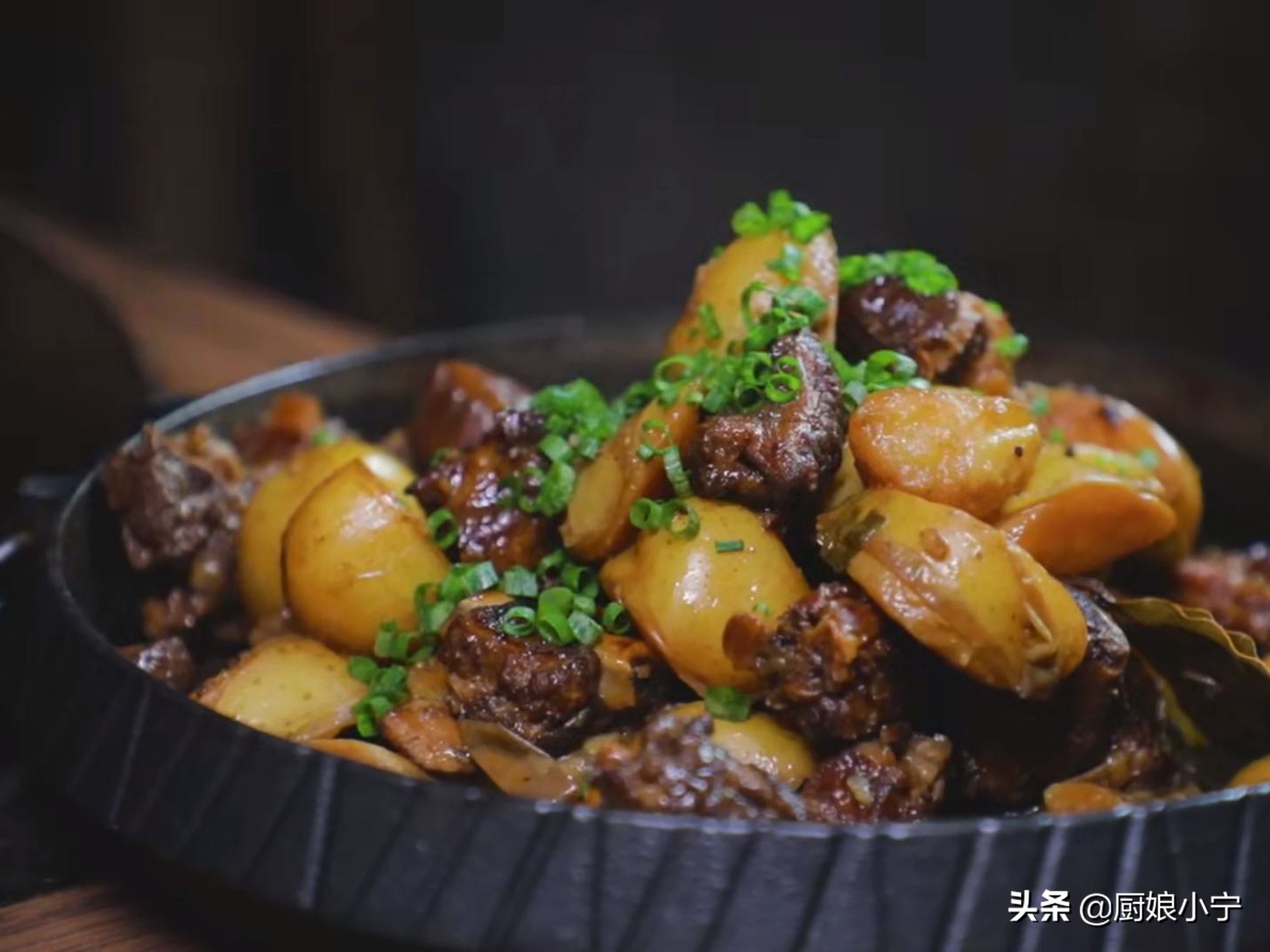 李子柒评论土豆的一生,李子柒晒土豆