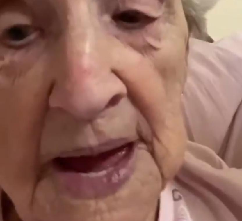 英国恐慌抢购扫空超市，老奶奶发出心酸恳求：年轻人，考虑下我们