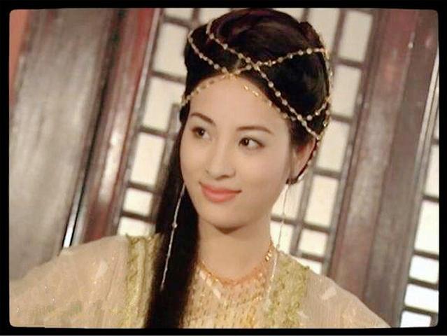 出场前吹成绝世美人，出场后却大失所望，看了感觉真尴尬