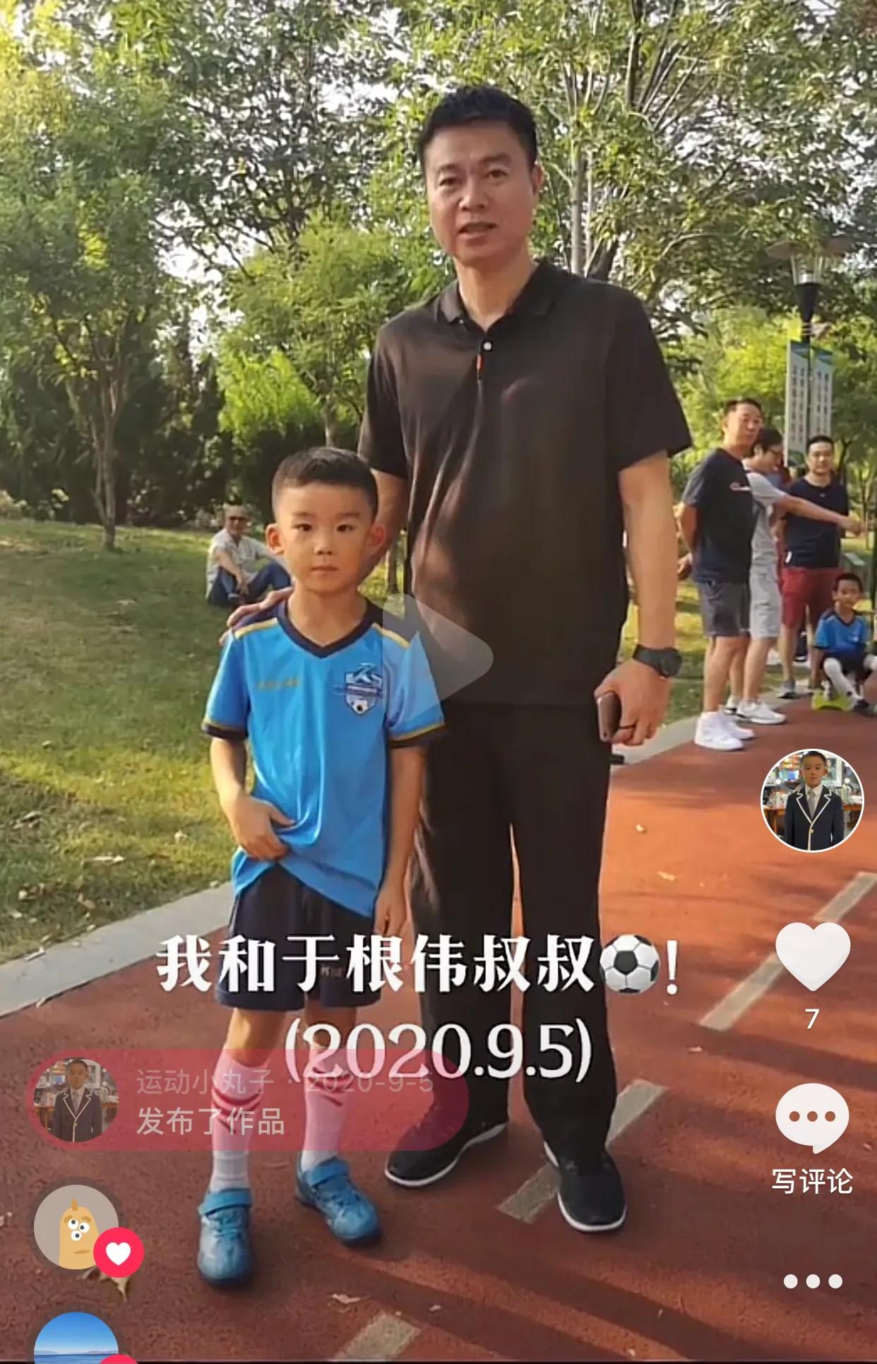 我和足球的故事绘画,我和足球的故事