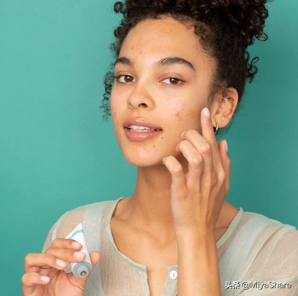 薇诺娜保湿特护精华测评,薇诺娜光透皙白精华液测评