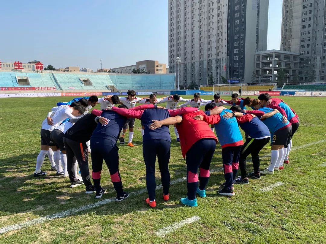 冲上中乙，是上海这家业余足球俱乐部成立十周年的最好礼物