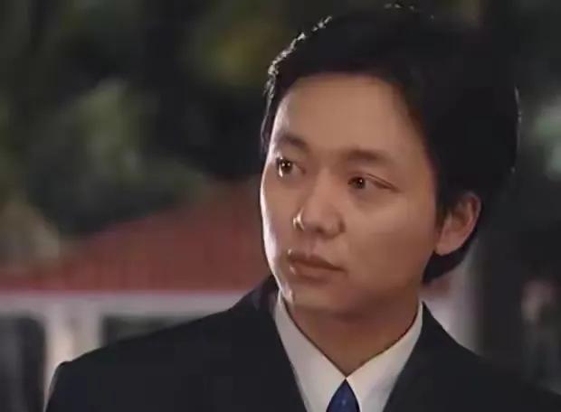 老了和年轻时不一样的男明星,早过了30岁却满满少年感的男明星