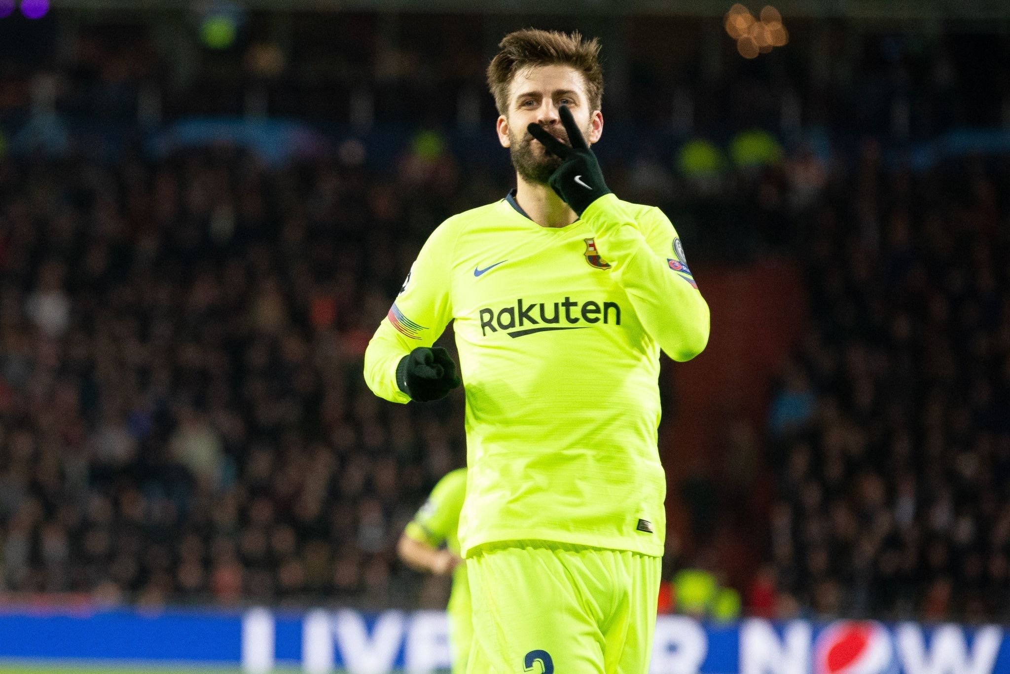 足球皮克搞笑,搞笑足球十大经典进球