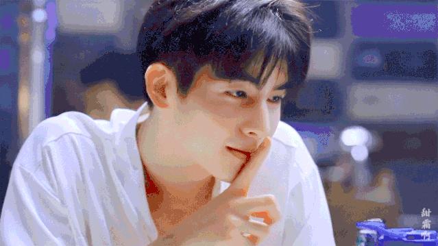 宅家无聊自娱自乐想跳就跳就好,宅家无聊自娱自乐开心一刻